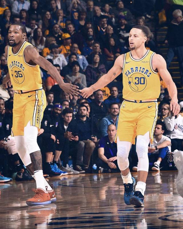 着球队本赛 着球队本赛