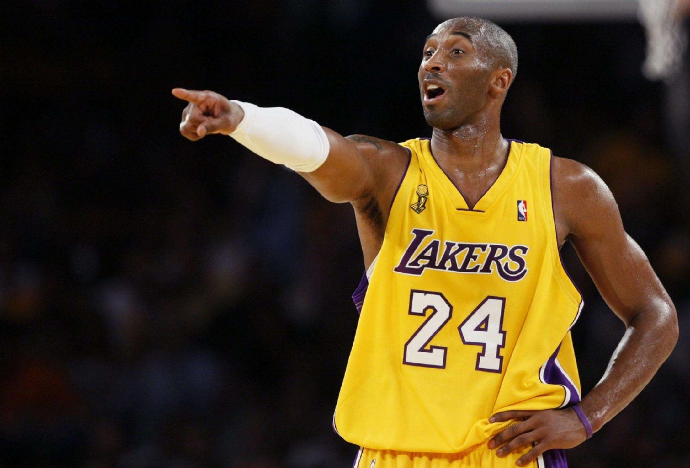 从更衣室维 从更衣室维